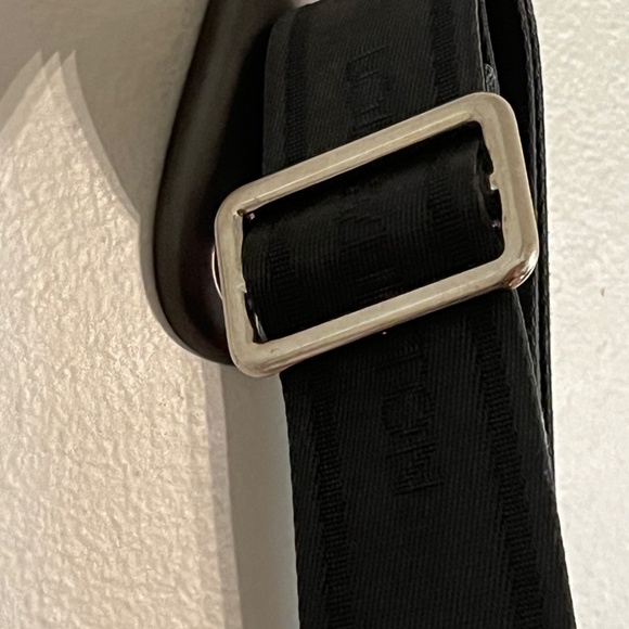 Louis Vuitton Taiga Messenger Bag Black Crossbody Old Money Luxury Maximalist - Picture 5 of 16